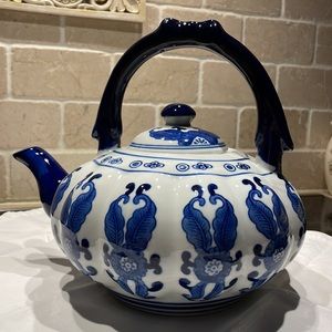 Tea Pot Blue & white Bali style large